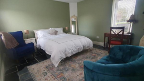 Apartment-Sleeps2-Parking-Garden-Patio